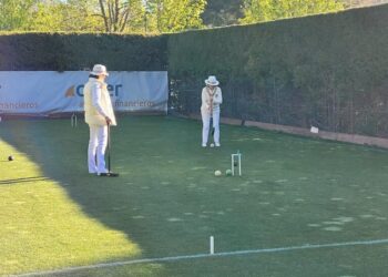 Una de las jugadoras, preparando el tiro al aro durante una competición de la pasada temporada./CC EL TIRO