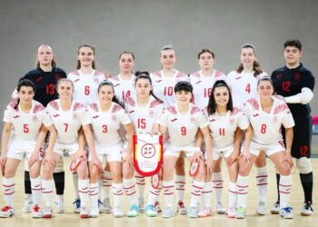 La plantilla de la Selección española sub-19 antes del encuentro frente a Portugal./RFEF