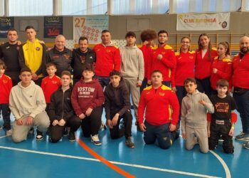 La expedición del Club Victoria durante el Regional de kickboxing./CLUB VICTORIA