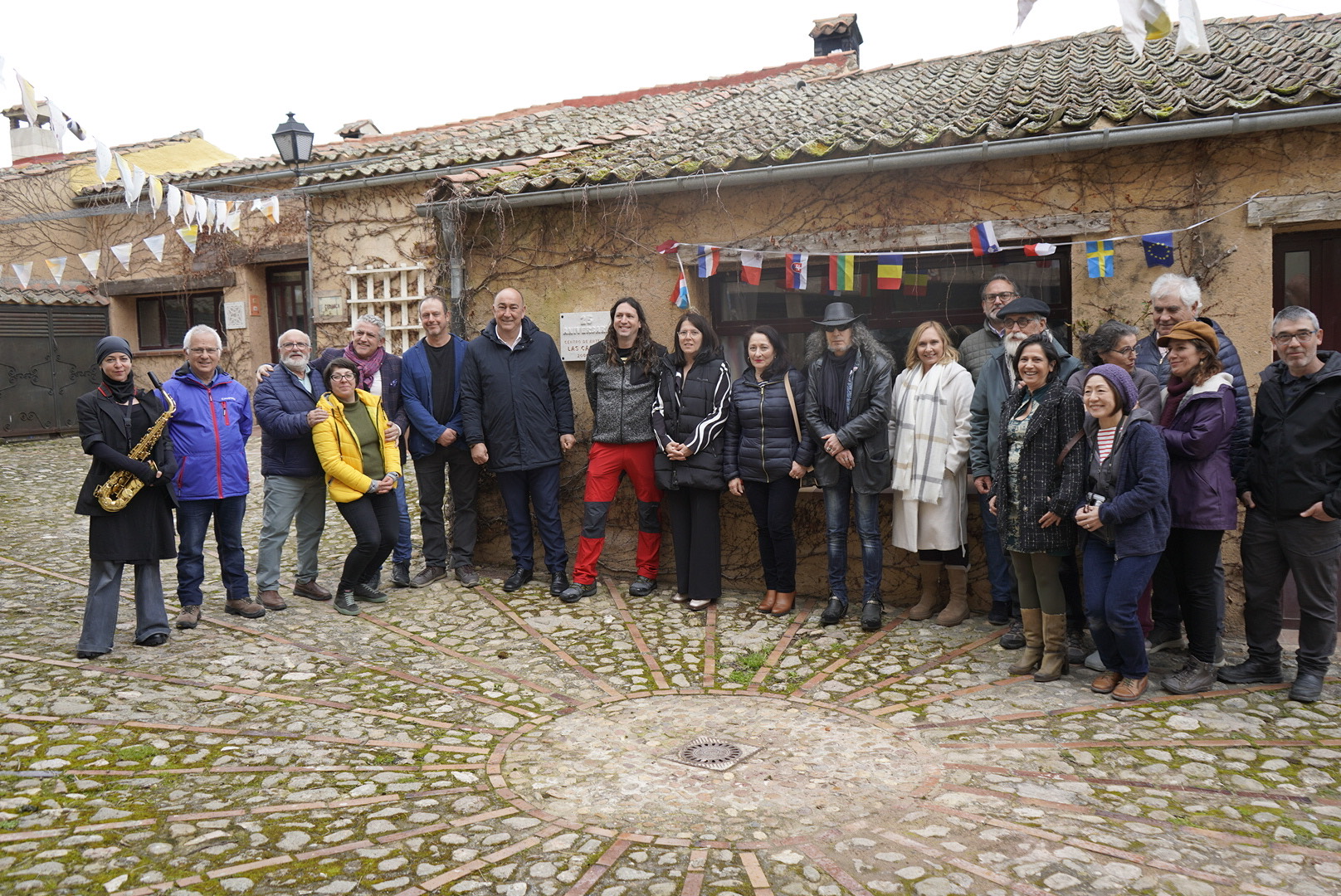 Talleres y demostraciones por el XXV aniversario de 'Las Caravas' en Cabañas de Polendos 2 El Centro de Artesanía de ‘Las Caravas’ de Cabañas de Polendos celebra su XXV aniversario / DIPUTACIÓN