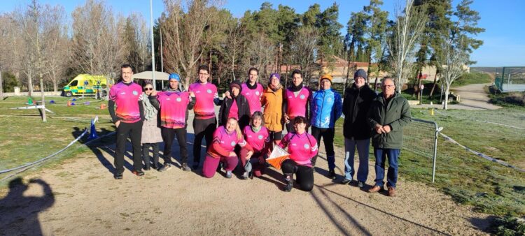 Segovia celebra la final escolar de orientación deportiva 1 La comitiva durante la prueba celebrada el pasado domingo./C. SEGOVIA ORIENTACIÓN.