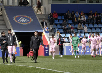Los jugadores de la Segoviana después de caer en su último encuentro frente al Andorra./JUAN MARTÍN-G. SEGOVIANA