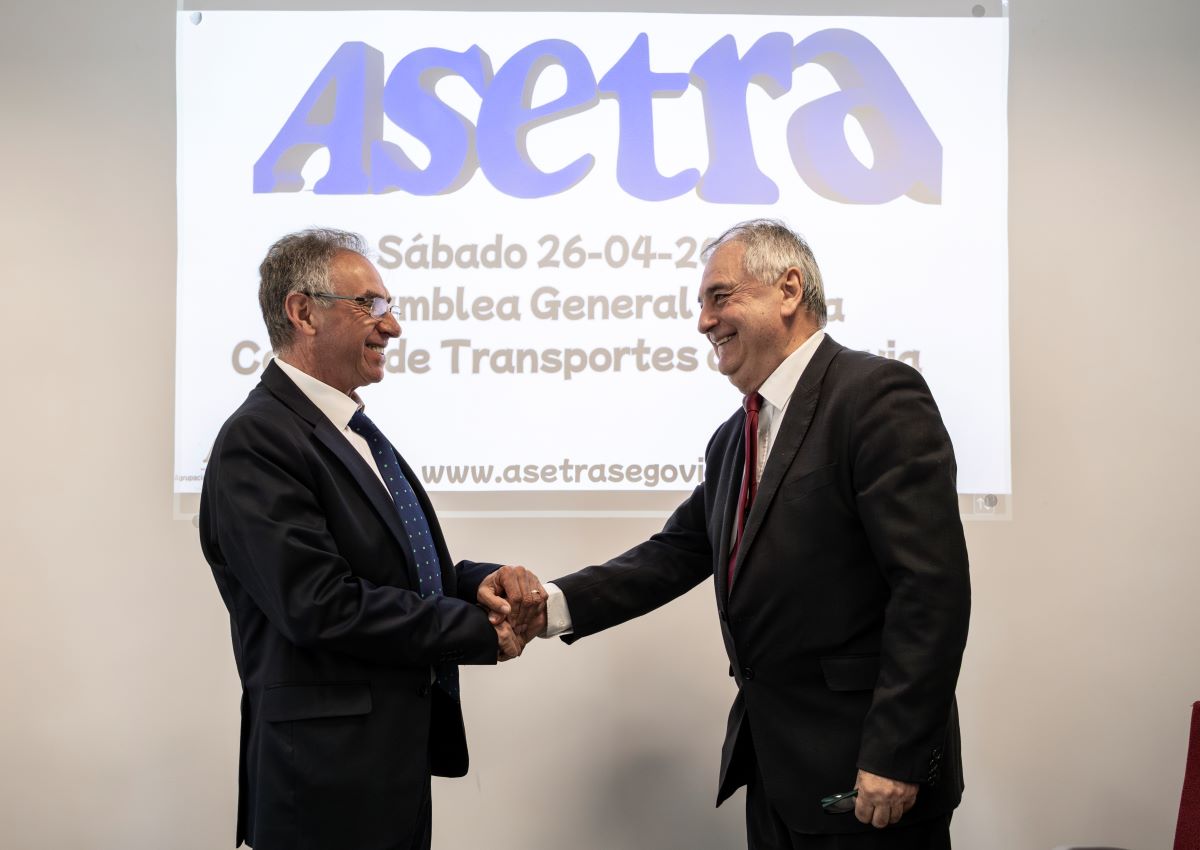 Relevo en Asetra, Ángel Esteban y Juan Andrés Saiz. Foto, Enrique del Barrio.