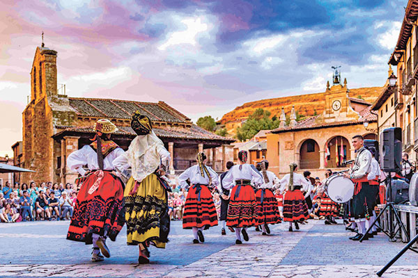 Imagen de una edición pasada de la Feria de Artesanía de Ayllón.