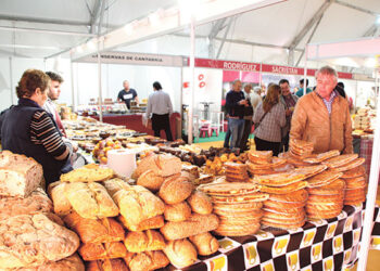 Un expositor durante una edición de la Feria pasada