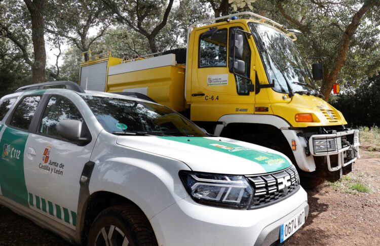 La red autonómica contra el fuego suma fortalezas 1 Presentación de nuevos vehículos contra incendios de la Junta de Castilla y León./ ICAL
