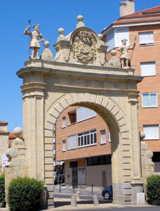 La Puerta de Madrid fue construida en torno a 1705.