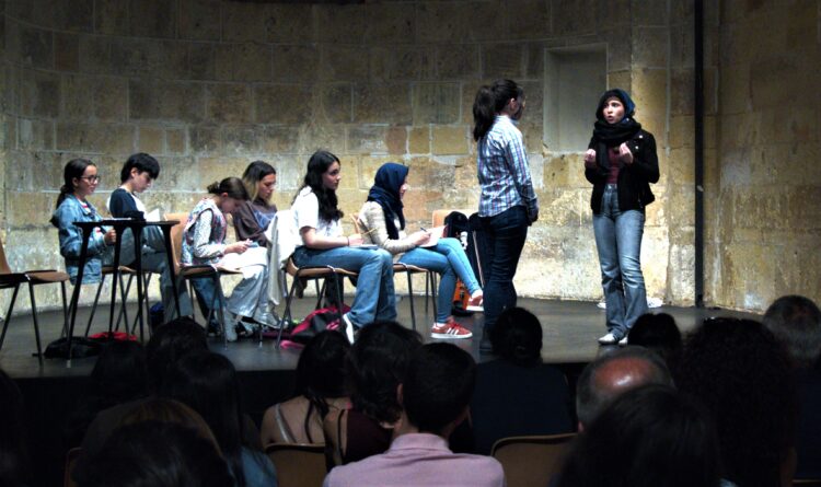 Representación final de los alumnos del seminario de formación teatral. 1 09 Seminario de teatro David Castillo