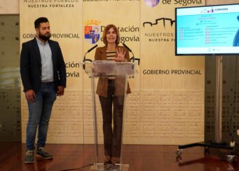 Magdalena Rodríguez presenta la cita de a Caravana de Alimentos de Segovia en Caballar.