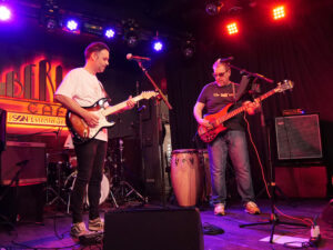 “Mi fracaso me lo he ganado a pulso” 6 El músico de Utiel ofreció recientemente un concierto en el Berlín Café de Madrid. Foto de Ana Hortelano.