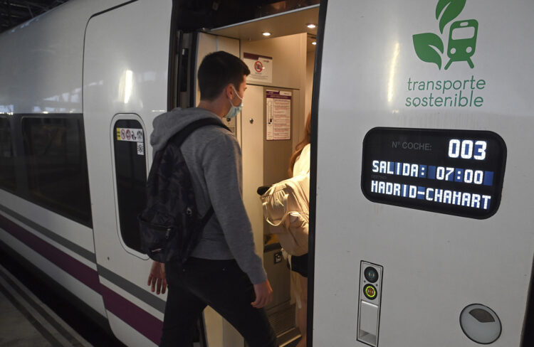 Renfe se escuda en el aumento de plazas para justificar la supresión de paradas en Sanabria 1 Desde el partido político zamorano Futuro denuncian la supresión de servicios esenciales y anuncian una movilización. / Ricardo Ordóñez