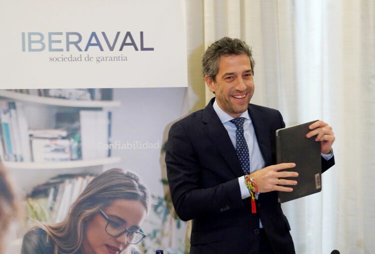 Iberaval roza los 40.000 socios tras incorporar más de 10.000 en los últimos cinco años 1 El presidente de Iberaval, César Pontvianne. / Miriam Chacón