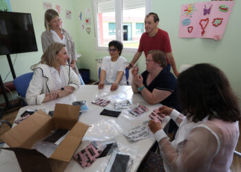 Isabel Blanco visita la Fundación San Cebrián en Palencia. / Brágimo