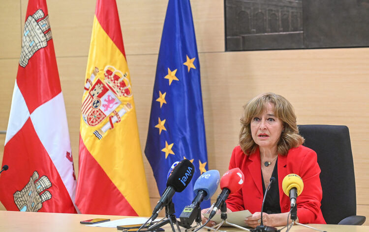 El TSJCYL atiende un 18% más de asuntos y resuelve un 26% más 1 La presidenta del TSJCYL, Ana del Ser, presenta la Memoria Judicial de 2024. / Ricardo Ordóñez