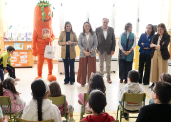 Las consejeras de Educación y Agricultura visitan el CEIP Nuestra Señora del Villar en Laguna de Duero. / Miriam Chacón