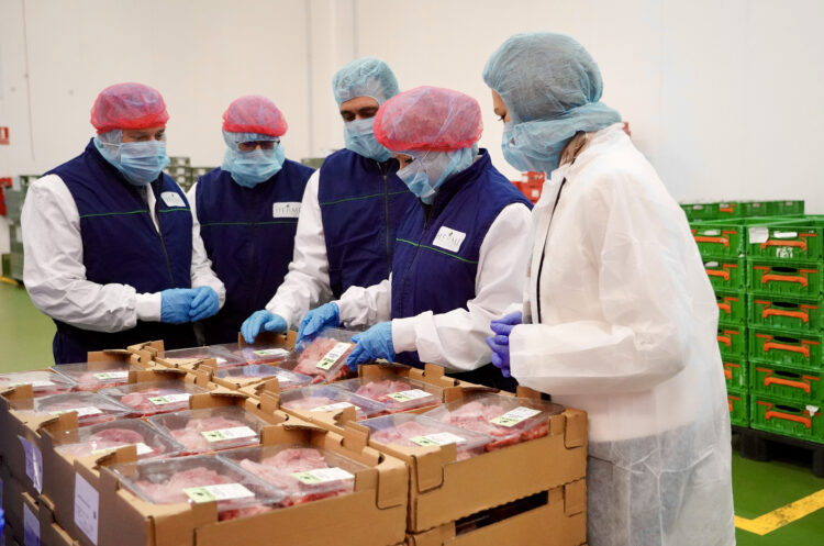 Convocadas, por cuatro millones, las ayudas a la Industria 4.0 1 Visita de Leticia García a Hermi, beneficiaria en una edición anterior. / Leticia Pérez