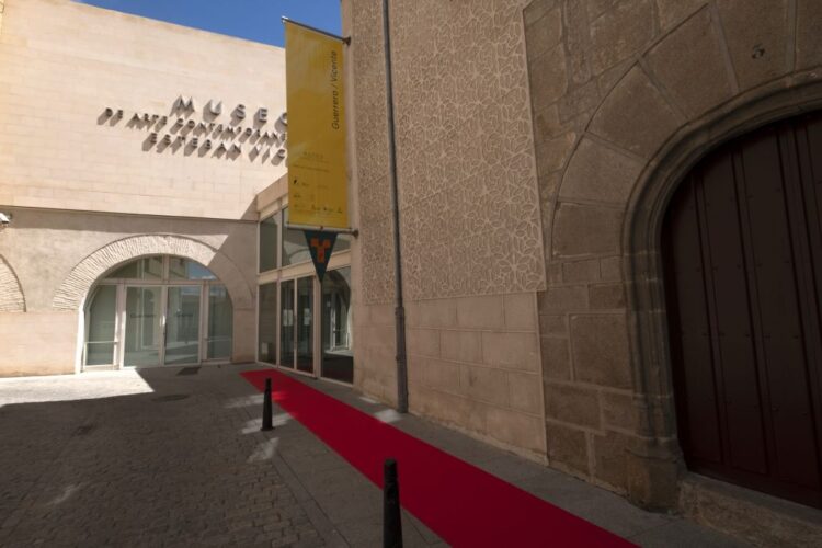 Fachada del Museo de Arte Contemporáneo Esteban Vicente. / KAMARERO