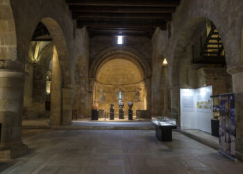 Interior de la Iglesia de San Juan de los Caballeros, sede del Museo Zuloaga en Segovia. / KAMARERO