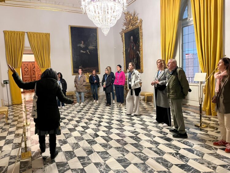 El turismo alemán se interesa por el potencial de Segovia como destino 1 Momento de la visita al Palacio de La Granja./DIPUTACIÓN DE SEGOVIA