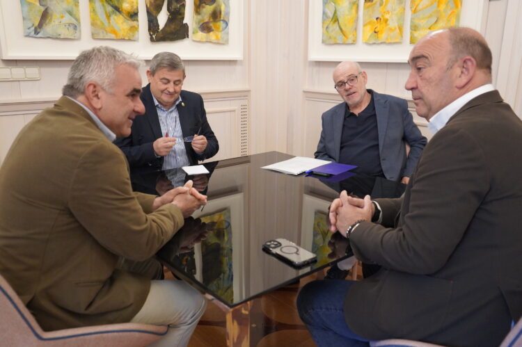 El presidente de la Diputación se reúne con varios alcaldes de la provincia 1 Visita del alcalde de Sepúlveda, Alonso Fernández / DIPUTACIÓN