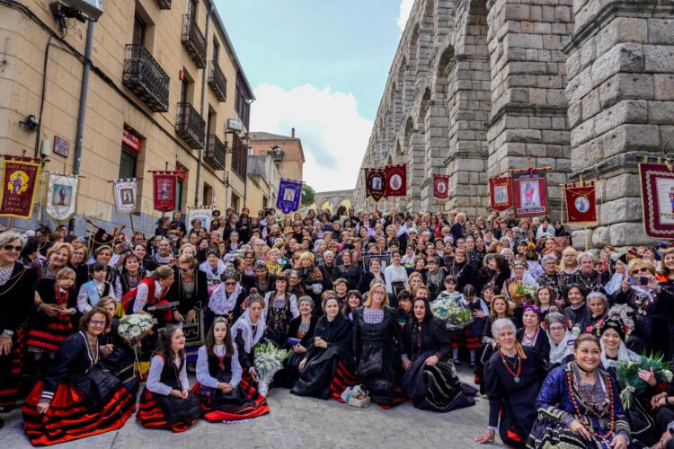Mujeres de toda la provincia se unieron a la romería/HÉCTOR CRIADO