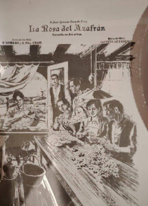 En la portada de la partitura puede verse la recogida del azafrán.