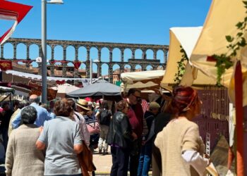Los visitantes llenaron la calle desde primera hora/AYUNTAMIENTO DE SEGOVIA