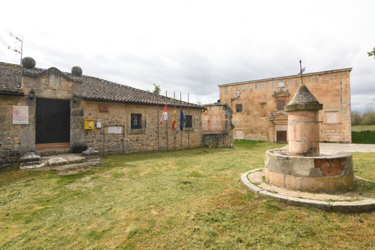 Navares de las Cuevas celebra el I Certamen Nacional de Relato Romántico 'Mayte Esteban' 1 Foto de archivo. Vista del Consistorio de la localidad segoviana / E.A.