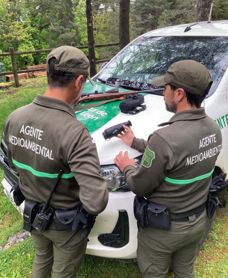 Agentes medioambientales denuncian el uso de visores térmicos / JCYL