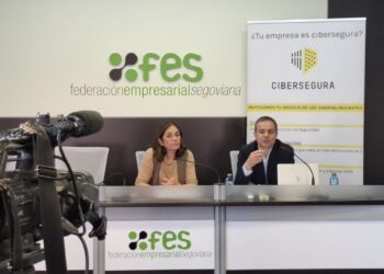 Beatriz Escudero y Abel Gómez en la presentación del III Showcase de Cibersegura / FES