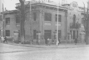 Colegio Colmenares en la plaza Santa Eulalia.
