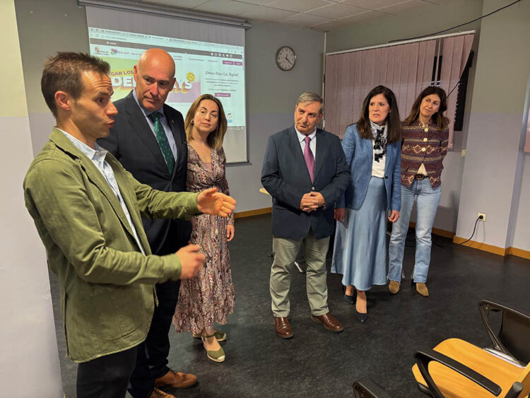 Transformación Digital invierte en más de una treintena de centros formativos rurales en la provincia 1 Taller ‘Demo Day’ en San Cristóbal de Segovia. / JCYL