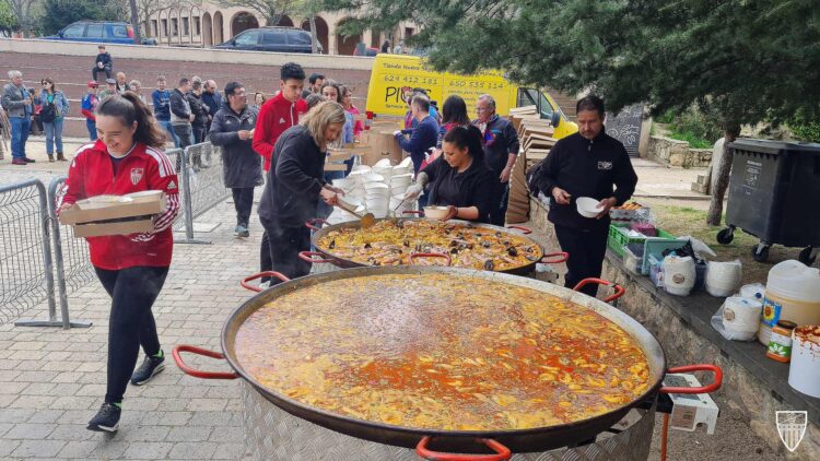 ‘Paella Día de las Peñas’ de la Segoviana celebrada el año pasado (FOTO: JUAN MARTÍN-GIMNÁSTICA SEGOVIANA)