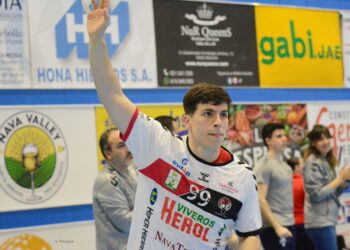 El pivote de Viveros Herol Nava, Pabo Herranz (FOTO: AMADOR MARUGÁN)