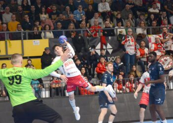 Lautaro Robledo, uno de los que se despide hoy del club, durante el duelo de la primera vuelta entre Viveros Herol Nava y Servigroup Benidorm (FOTO: AMADOR MARUGÁN)