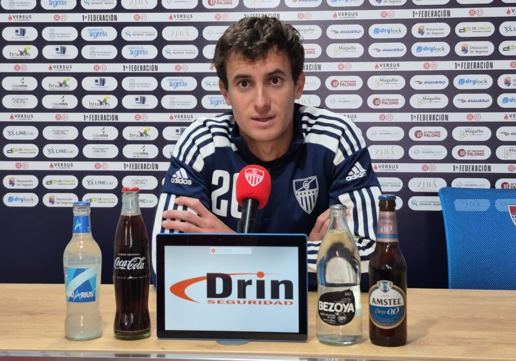 Ignacio Tellechea durante la rueda de prensa de ayer.