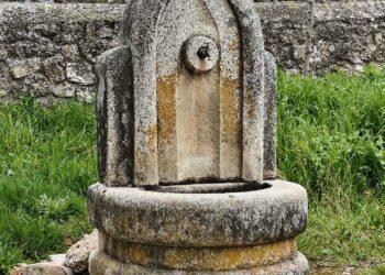 Fuentemizarra pertenece a Campo de San Pedro.