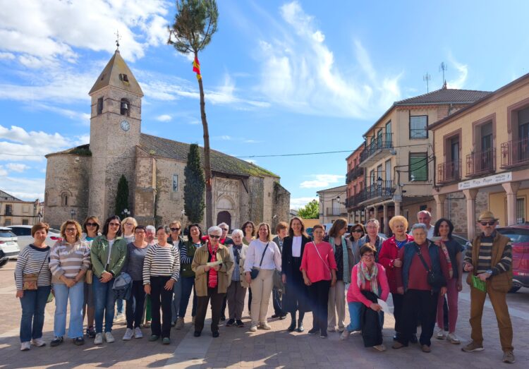 Emilia Cierlitzka imparte una charla en Fuentepelayo 1 Conferencia de Emilia Cierlitzka en Fuentepelayo / JUAN CRUZ