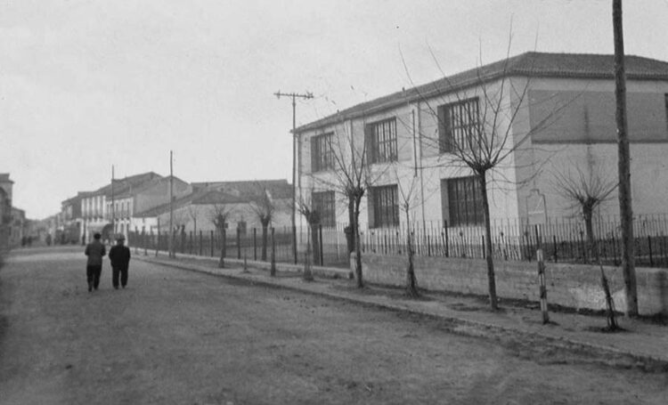 Escuela Alfonso XIII de 1929 en Nava de la Asunción, hoy CRA Obispo Fray Sebastián.