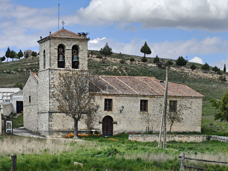 Iglesia de San Cristóbal, de Valdevacas de Montejo.
