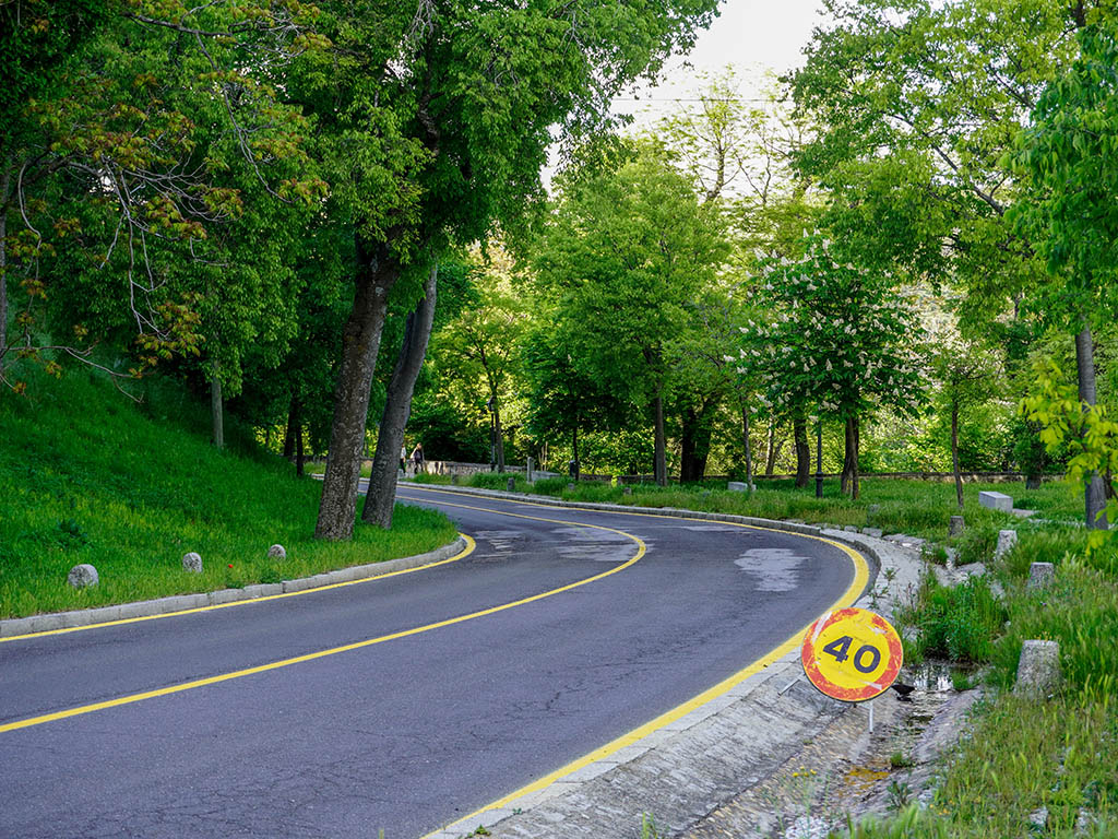 Los primeros trabajos del Paseo de Santo Domingo contemplan la reparación del pavimento de adoquín 2 Inicio de las obras en el Paseo Santo Domingo de Guzmán, en Segovia. / HÉCTOR CRIADO