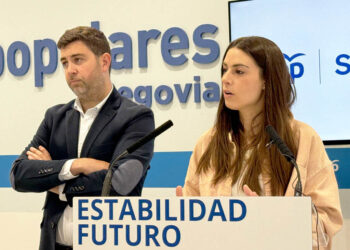 Los procuradores del PP de Segovia Javier Carpio y Elena Rincón. / E.A.