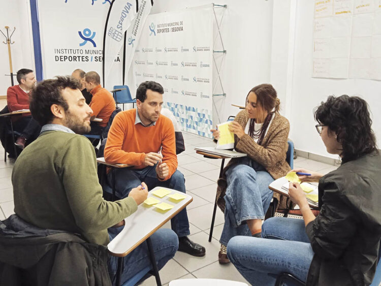 Dos jornadas técnicas para definir una hoja de ruta para implementar la Agenda Urbana 1 El Centro Cívico de Nueva Segovia ha acogido dos sesiones formativas y de trabajo. / AYUNTAMIENTO DE SEGOVIA