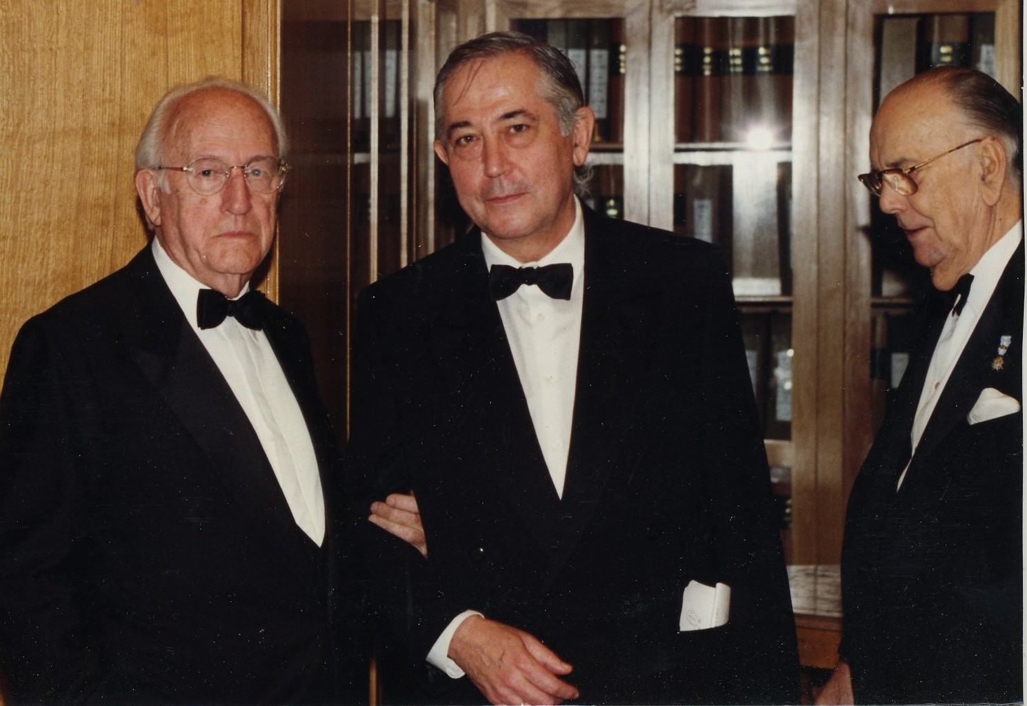 Mingote y Madrigal, y Cela de rondón.