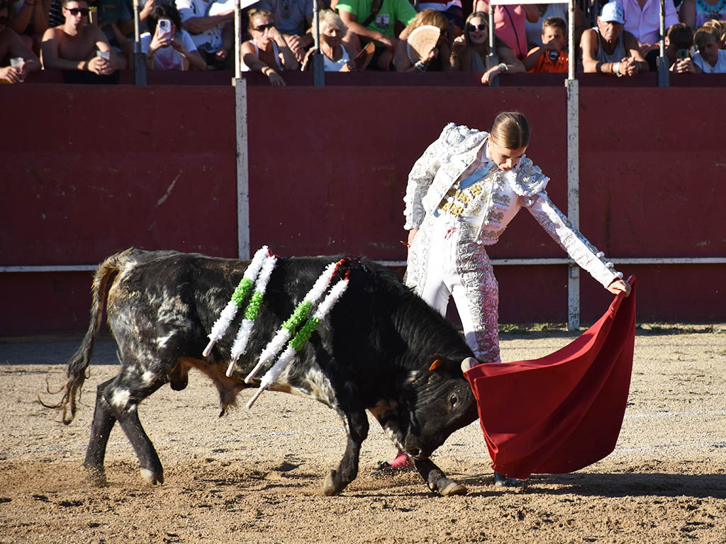 La novillera Olga Casado, en una de sus actuaciones en La Granja de San Ildefonso. / A.M.