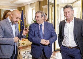 Óscar Lobo, José Luis Sanz Merino y Santiago Martínez, en el congreso de UGT en Segovia. / NACHO VALVERDE - ICAL