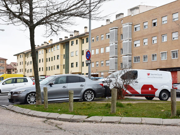 Plaza Tirso de Molina en el barrio de Nueva Segovia. / A.M.