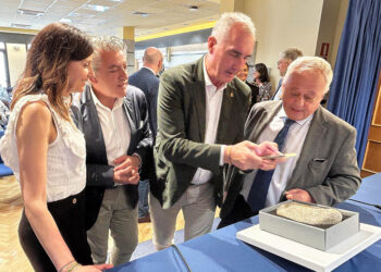 Raquel Alonso Jose Maria Bravo Jose Mazarias y Gonzalo Santonja con el hallazgo