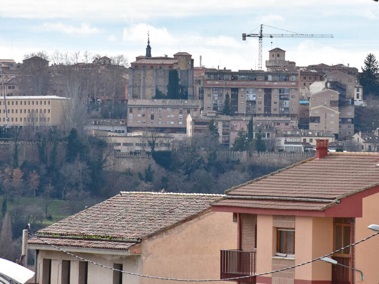 Recinto amurallado, desde el barrio de San Lorenzo. / A.M.