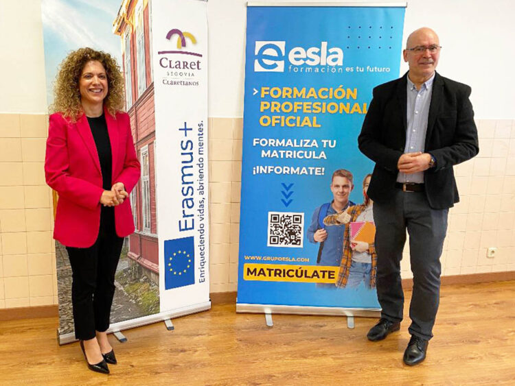 El Colegio Claret implantará dos nuevos Ciclos Formativos de Grado Superior 1 Renata López y Juan José Raya, durante la presentación de los ciclos formativos del Colegio Claret.